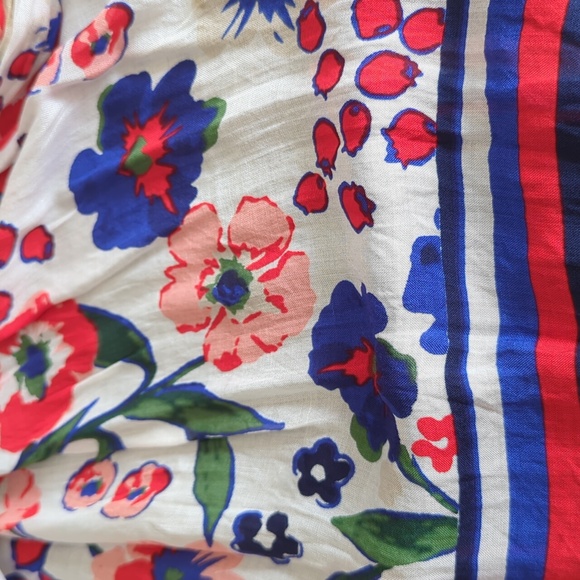 Bundle of three light scarves - Picture 9 of 10